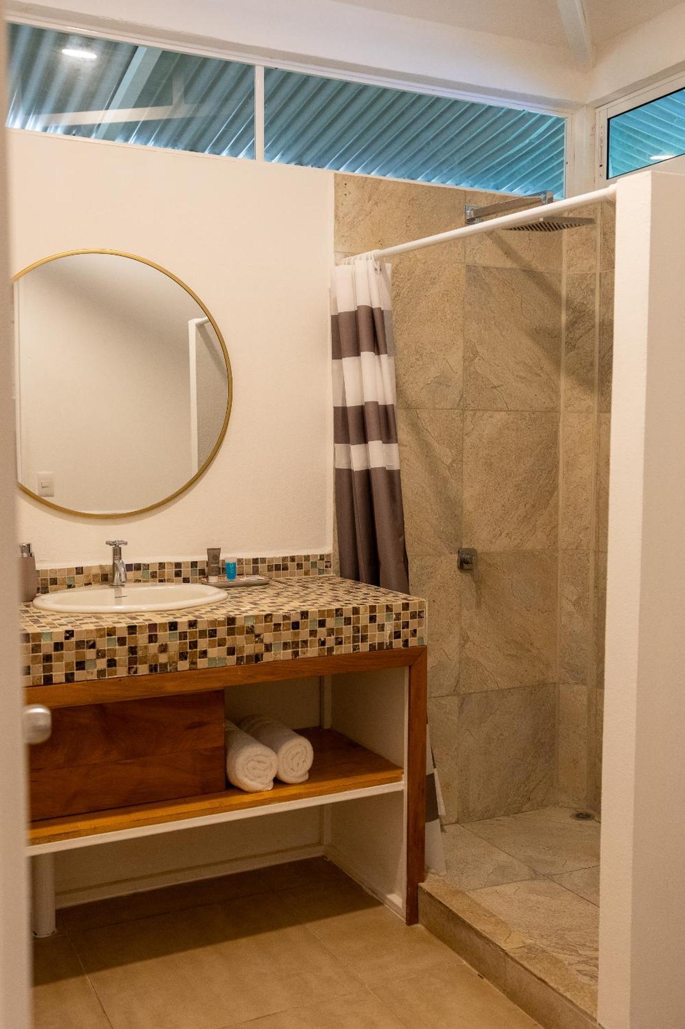 Jaguar Inn Bungalows Puerto Viejo de Talamanca Esterno foto