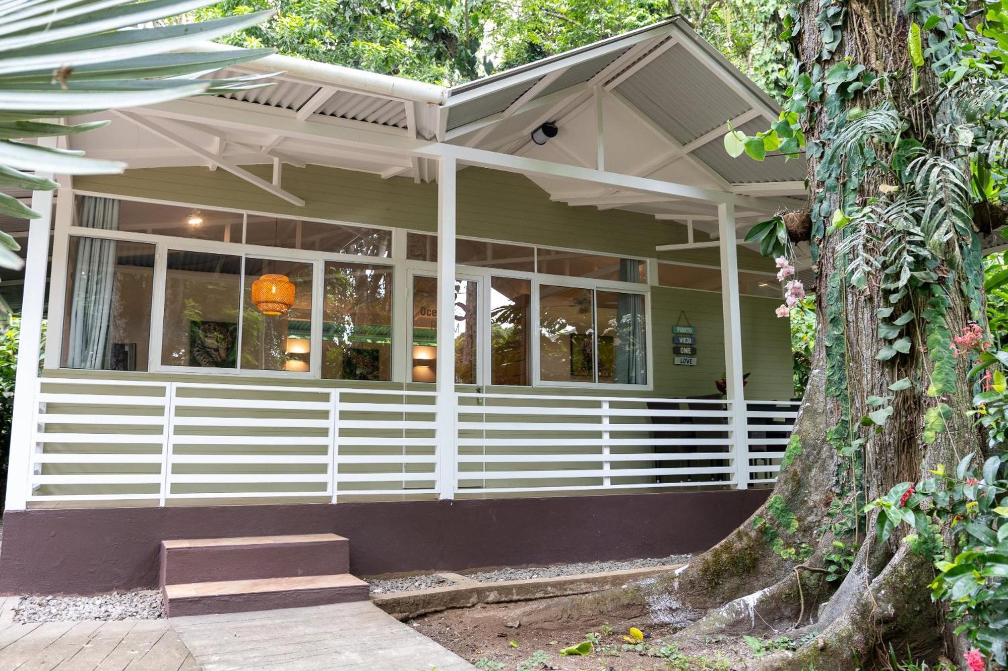 Jaguar Inn Bungalows Puerto Viejo de Talamanca Esterno foto